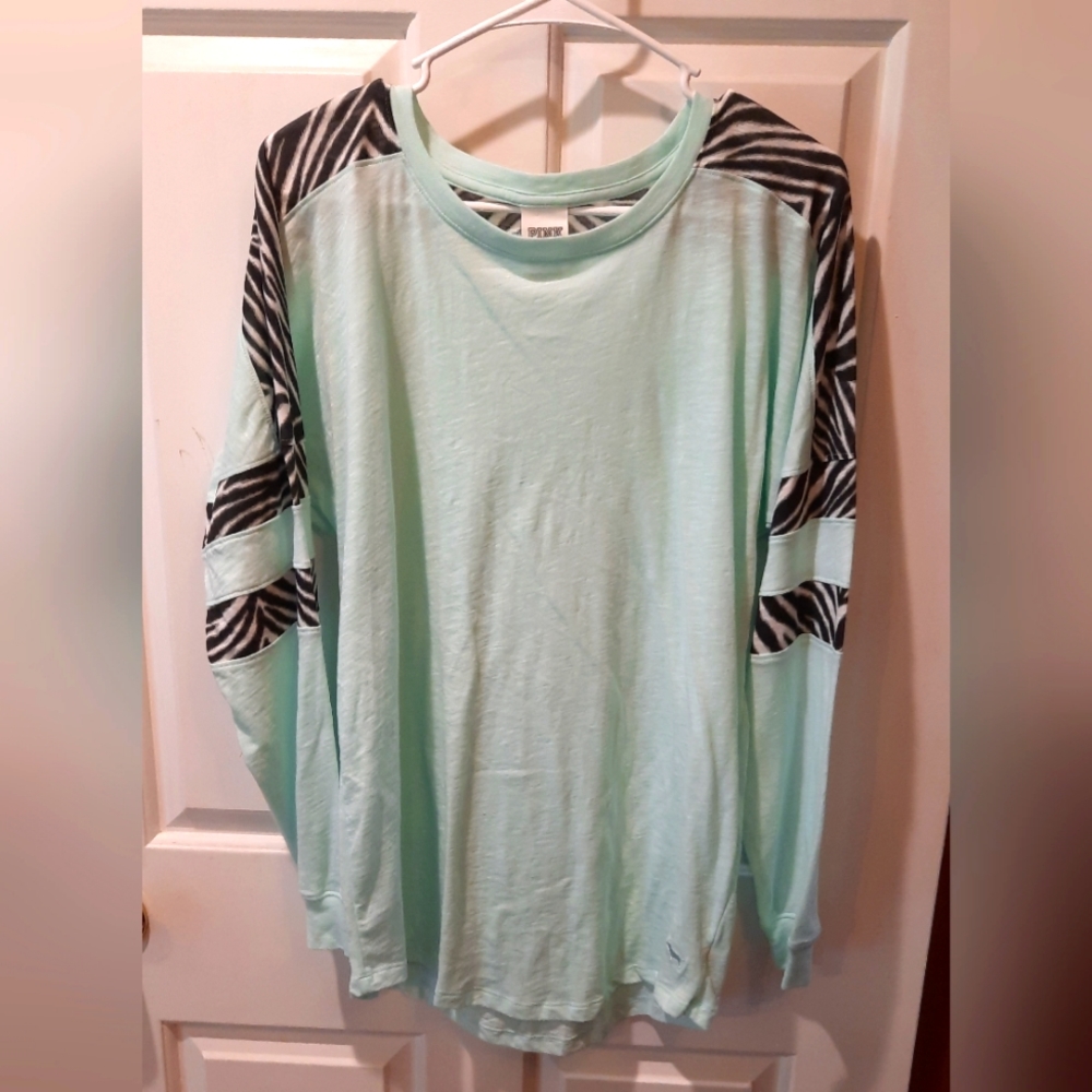 PINK Victoria's Secret Long Sleeve Teal/Animal Print Shirt size Small